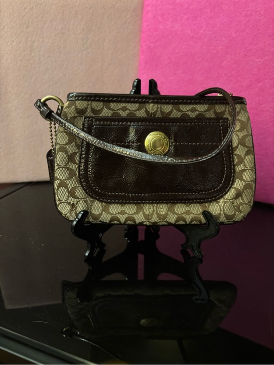 Coach Handbags - Coach Signature Jacquard Patent Leather Wristlet | Brown Tan Gold Hardware